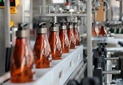 4 Başlı Plastik Şampuan Şişesi Dolum Kapağı ve Etiketleme Makinesi