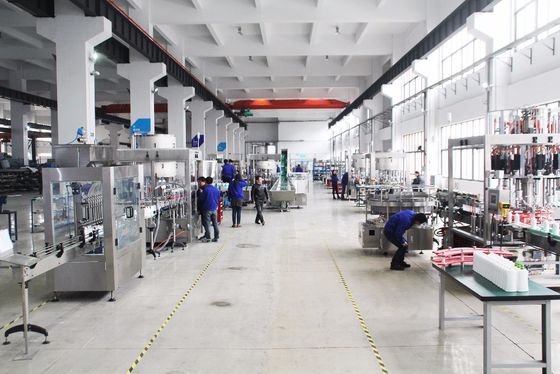 Min 4200 Şişe / Saat Şişe Dolum Kapağı Etiketleme Makineleri